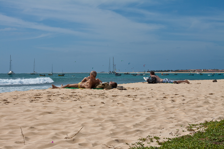 Песчасный пляж, остров Сал, Кабо-Верде. Sandy beach, Sal island, Cape Verde