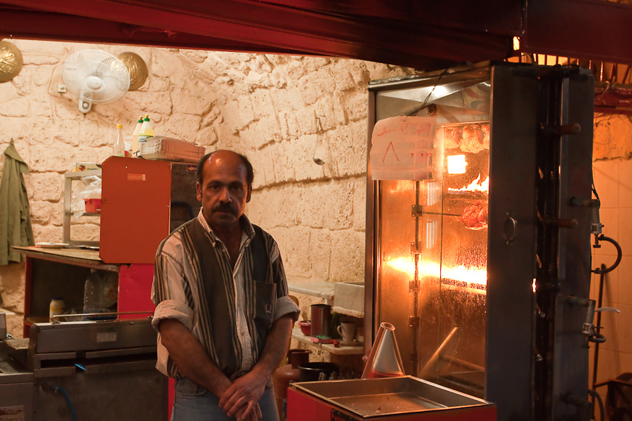 Vendor on street of Tripoli (Tripolis), Lebanon. Торговец на улице Триполи, Ливан. Souk, bazaar, сук, базар, 8000