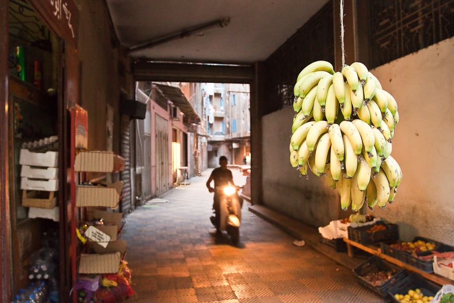 Old streets of Tripoli (Tripolis), Lebanon. Древние улицы Триполи, Ливан. Торговля бананами и фруктами, мотороллер, fruit and banana vending, scooter