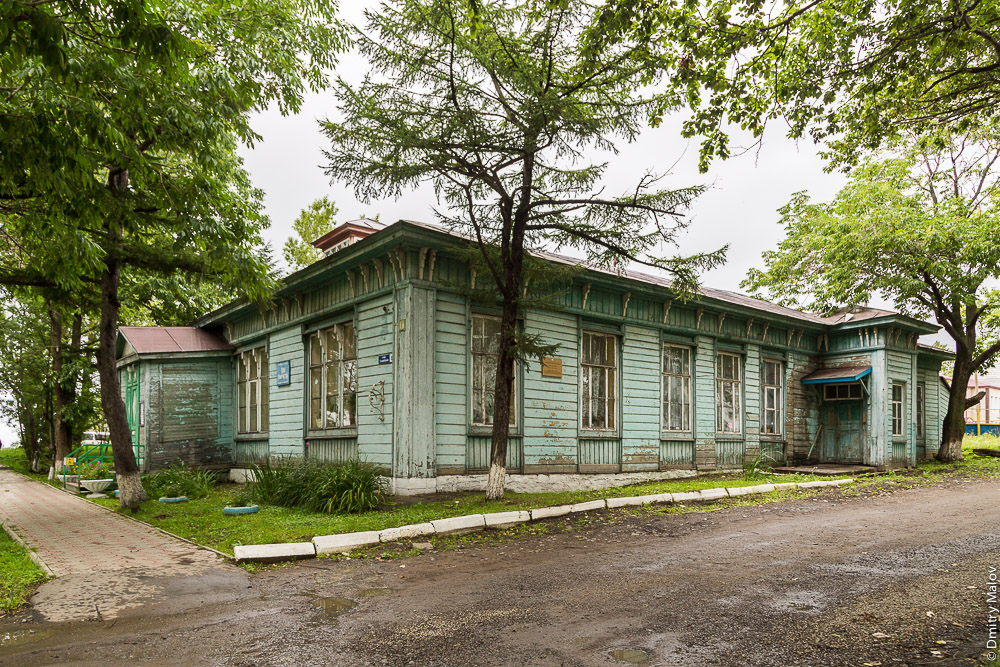 Oldest building on Sakhalin island, Alexandrovsk-Sakhalinskiy, Russia. Здание бывшего казначейства, старейшее здание на Сахалине, Александровск-Сахалинский, 1880