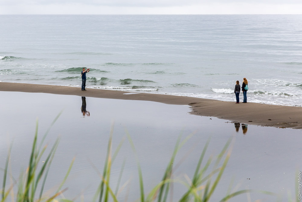 Дюны, пляж и море на мысе Слепиковского, Сахалин. The sea, dunes, and a beach at Cape Slepikovsky, Sakhalin, Russia