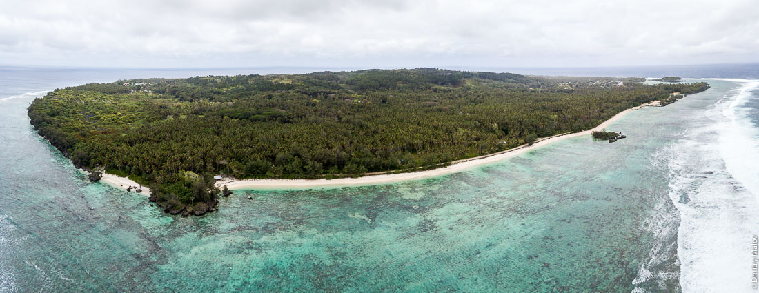 Остров Риматара, архипелаг Острал (Тубуаи), аэрофотосъемка, фото с дрона, Французская Полинезия. Aerial view (drone photo) of Rimatara island, Austral (Tubuai) Islands, French Polynesia.