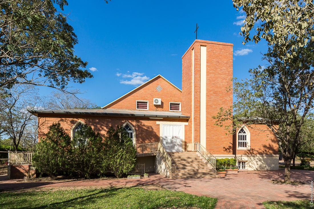 Церковь Адонай в городе Филадельфия, Гран-Чако, Парагвай. Iglesia Adonai. Adonai church in the city of Filadelfia, Gran Chaco, Paraguay.