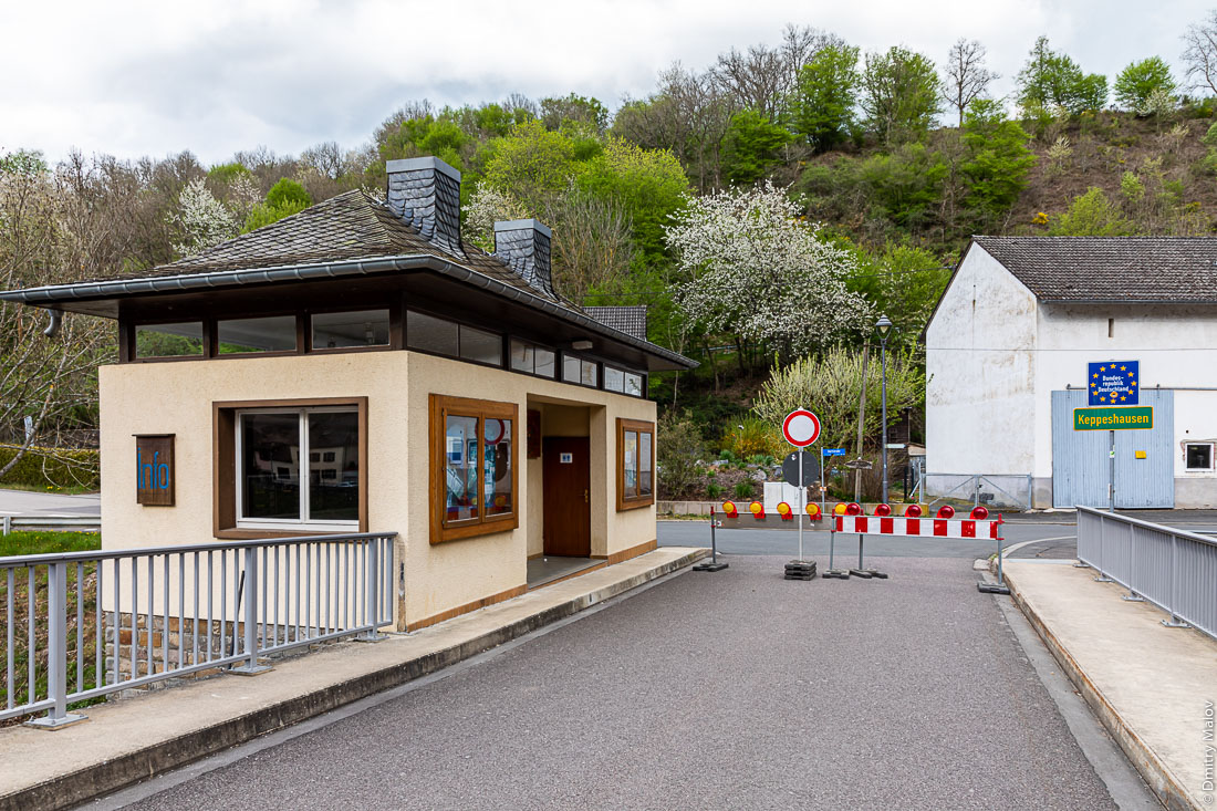 Closed border in Stolzembourg due to COVID-19, Luxembourg-Germany. Закрытая из-за коронавируса граница в Штользембурге, пересечение границы Люксембург - Германия